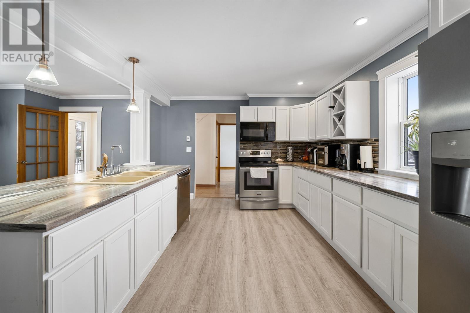 4 MacLean Avenue — photo 12