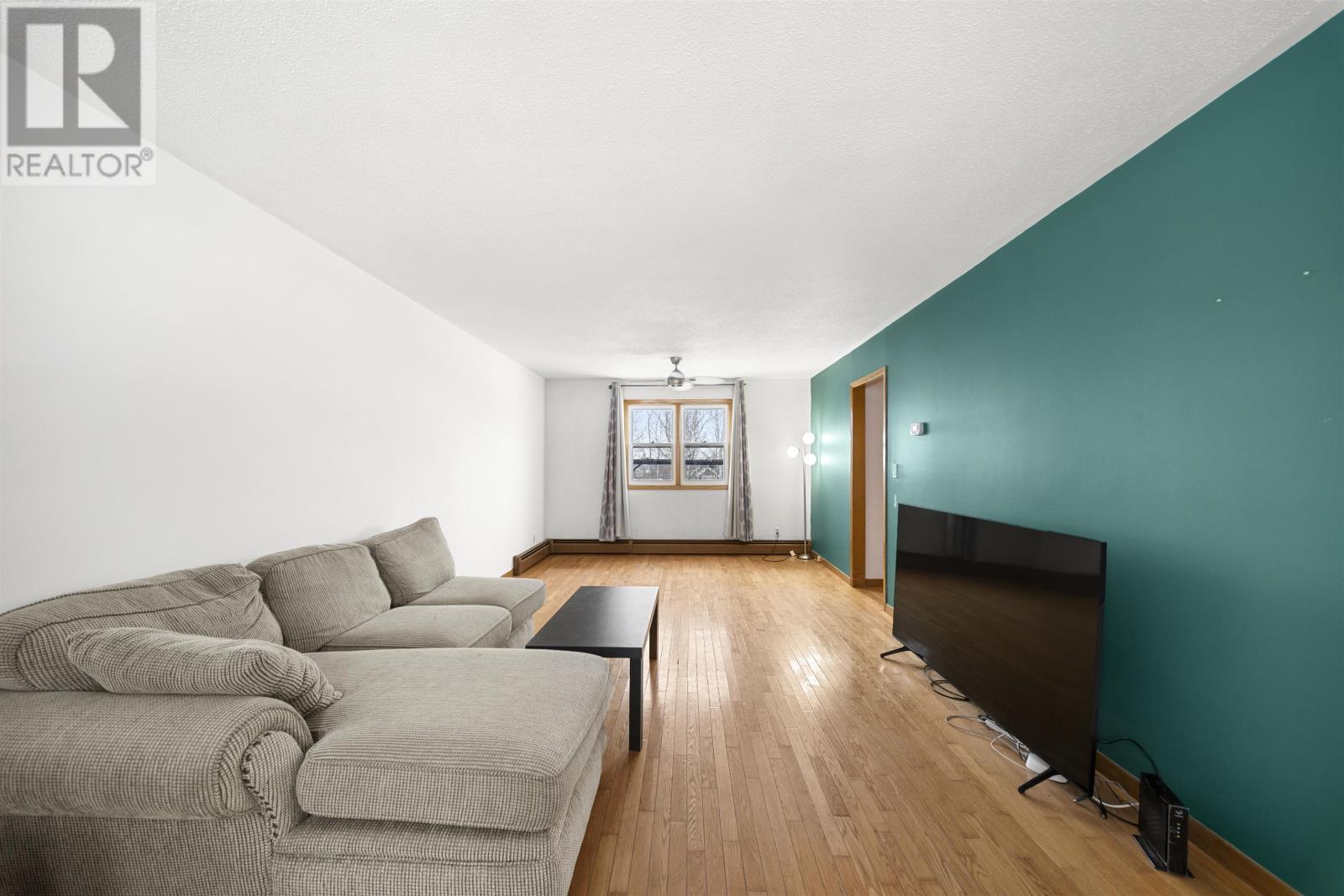 4 MacLean Avenue — photo 15