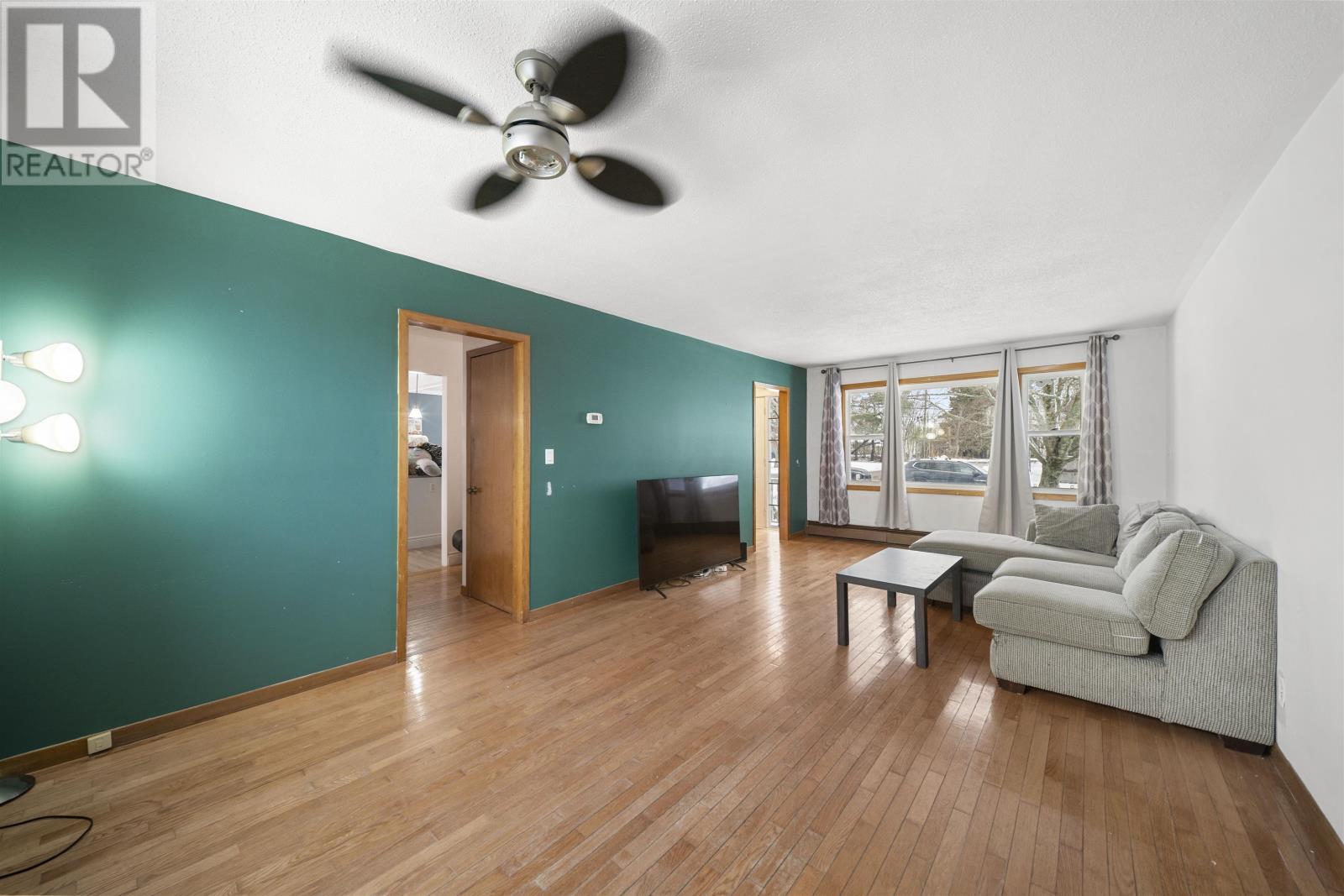 4 MacLean Avenue — photo 16