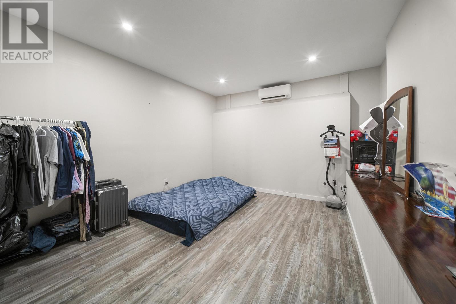 4 MacLean Avenue — photo 25