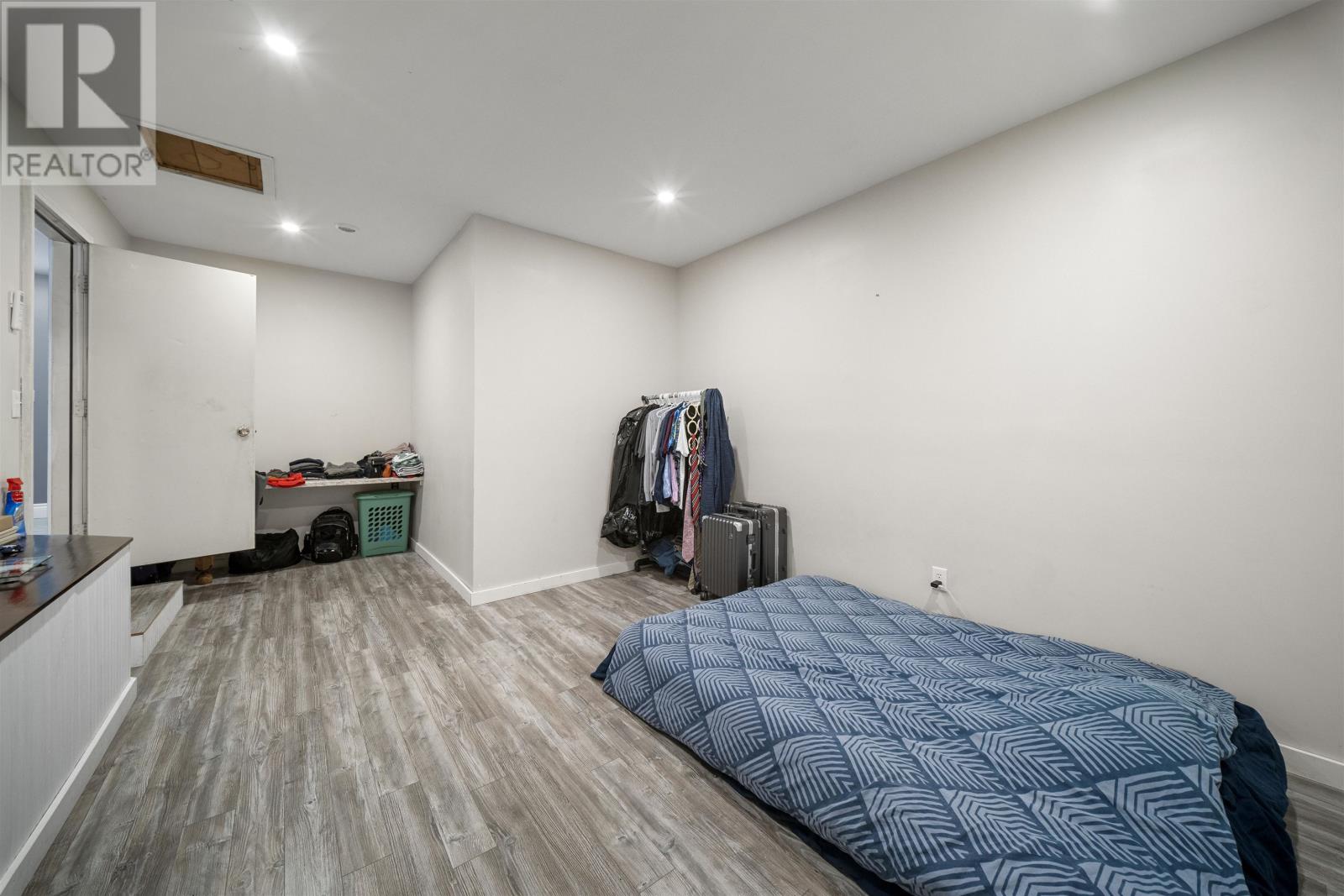 4 MacLean Avenue — photo 26