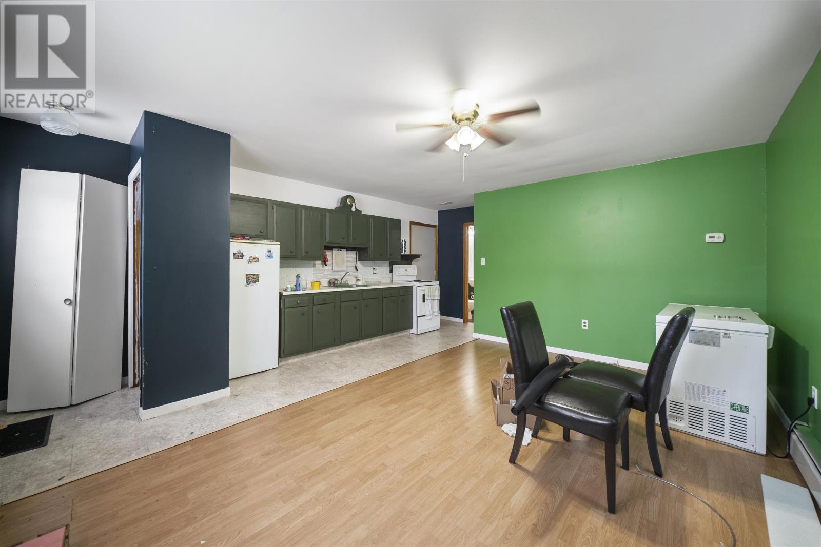 4 MacLean Avenue — photo 37