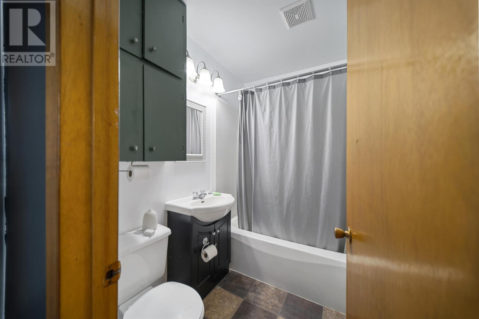 4 MacLean Avenue — photo 38