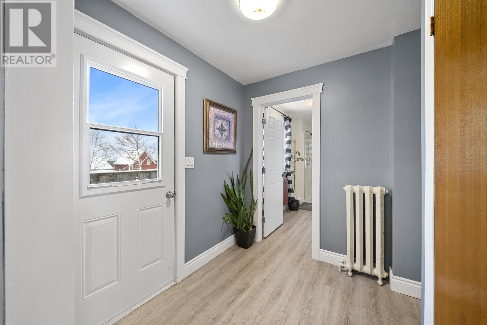 4 MacLean Avenue — photo 6