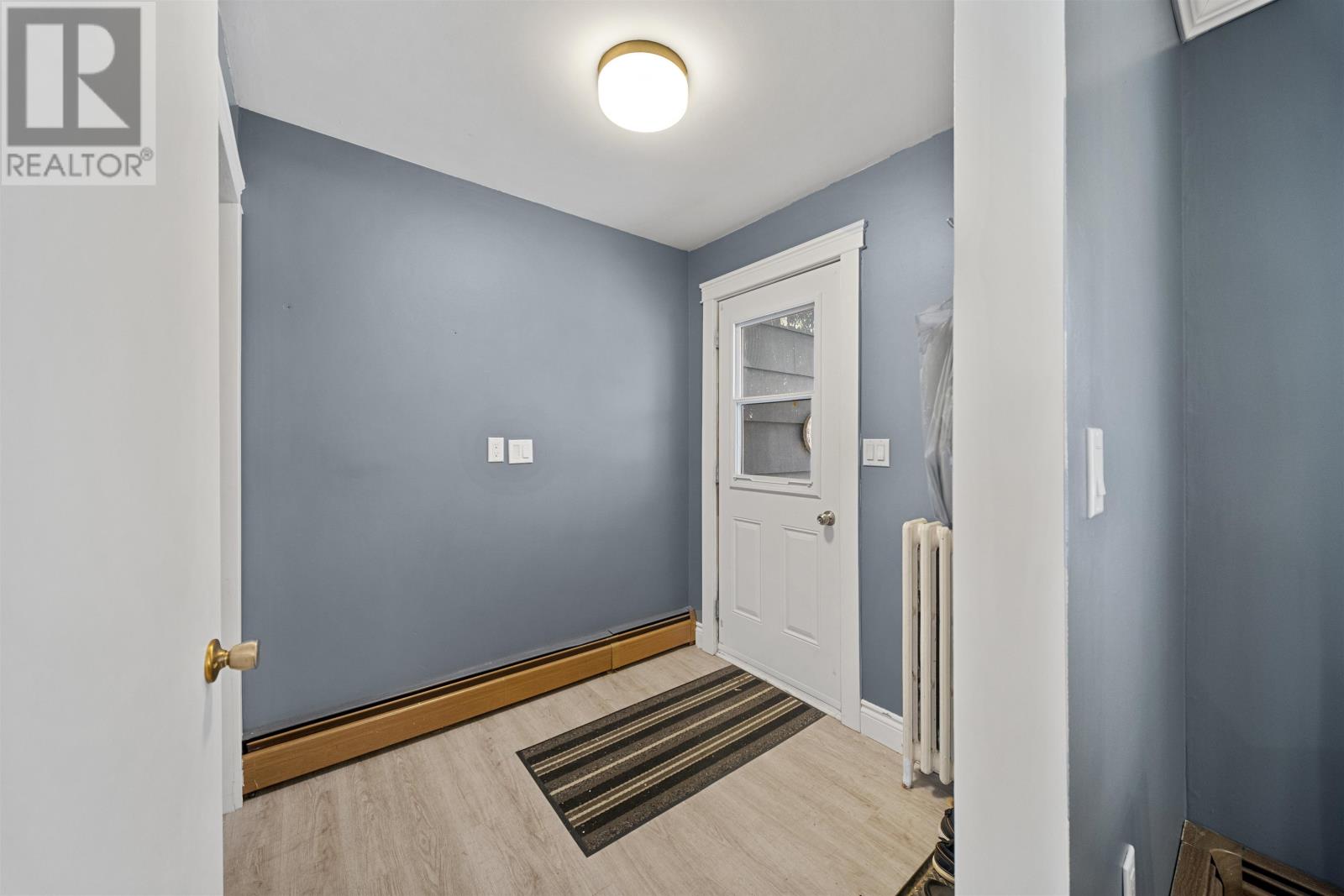 4 MacLean Avenue — photo 7