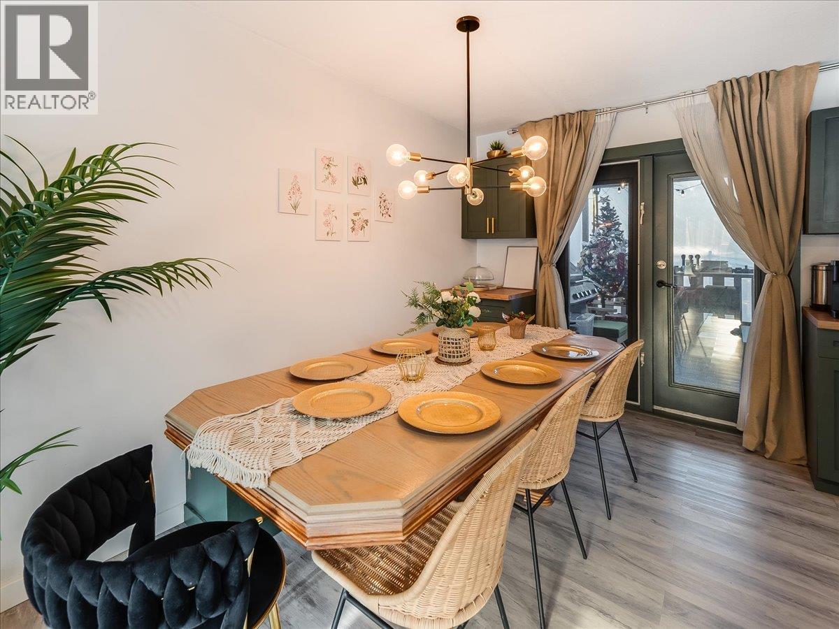 1359 Grosvenor Place, Castlegar