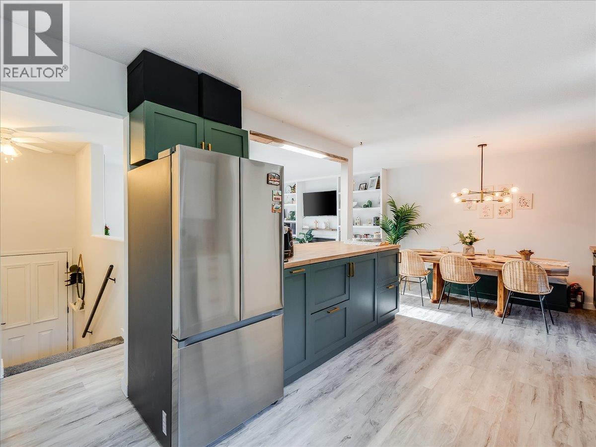 1359 Grosvenor Place, Castlegar