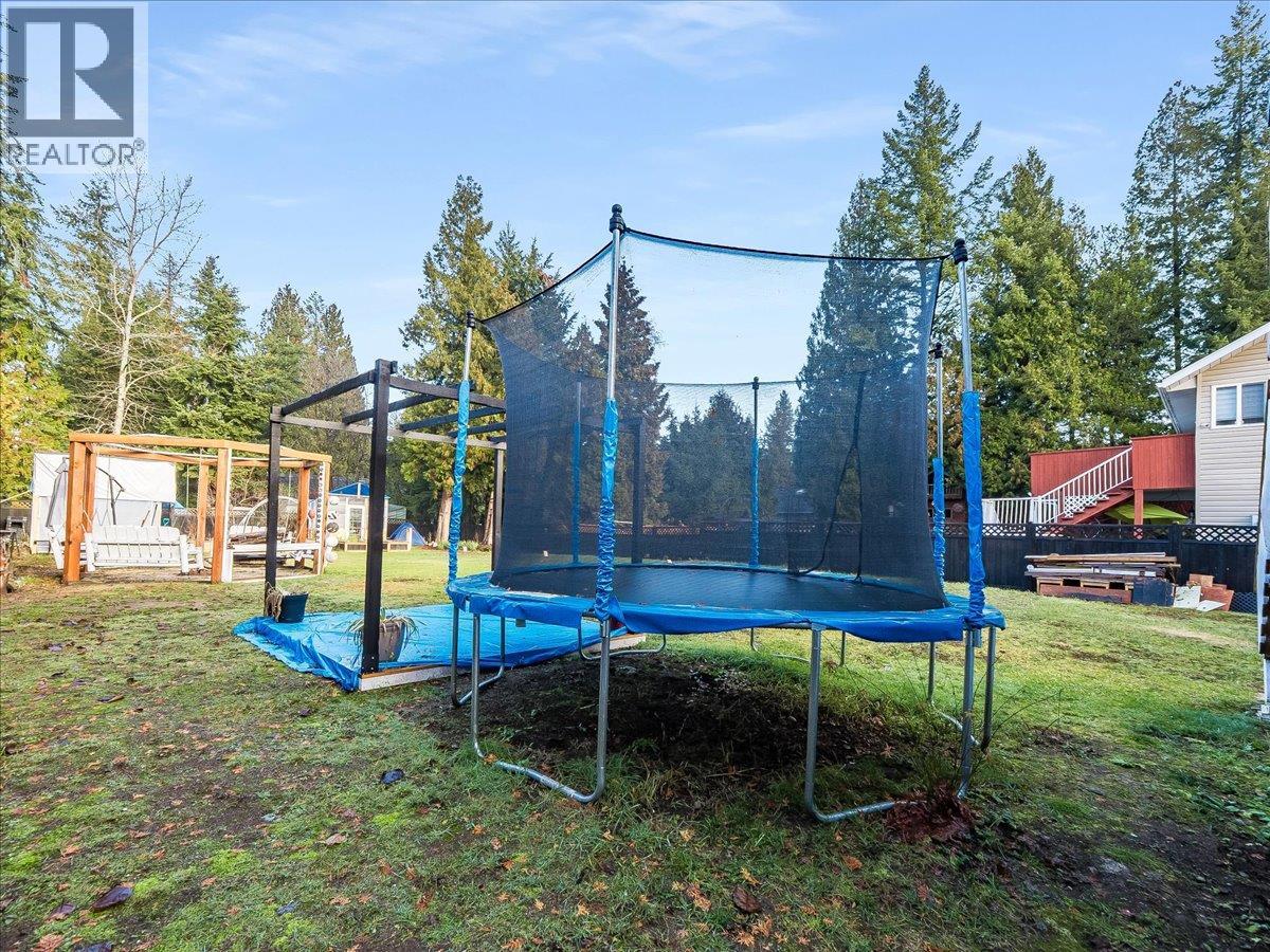 1359 Grosvenor Place, Castlegar