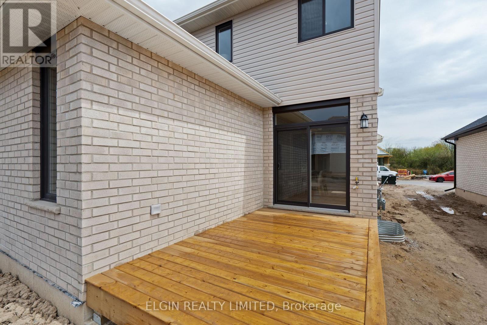 29 HEMLOCK CRESCENT - Photo 2 of 39, Aylmer, Ontario