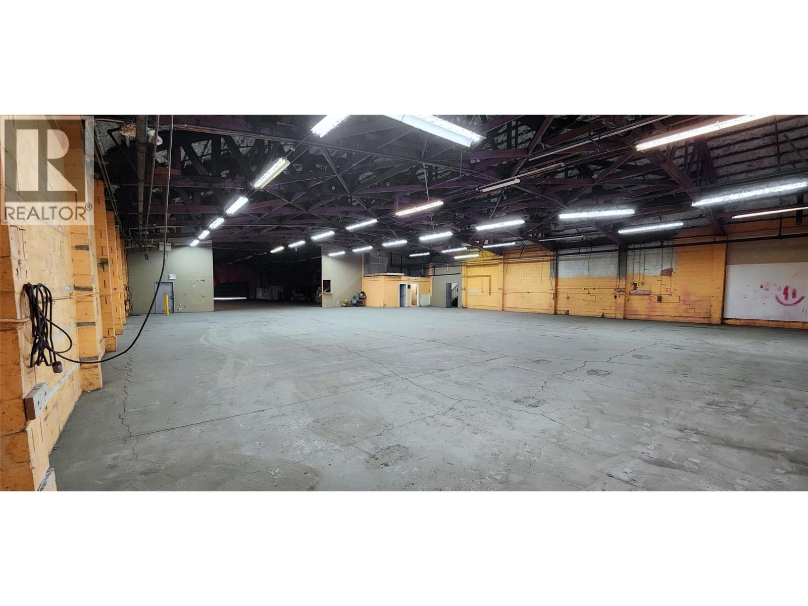 310 CO-OP Avenue, Oliver