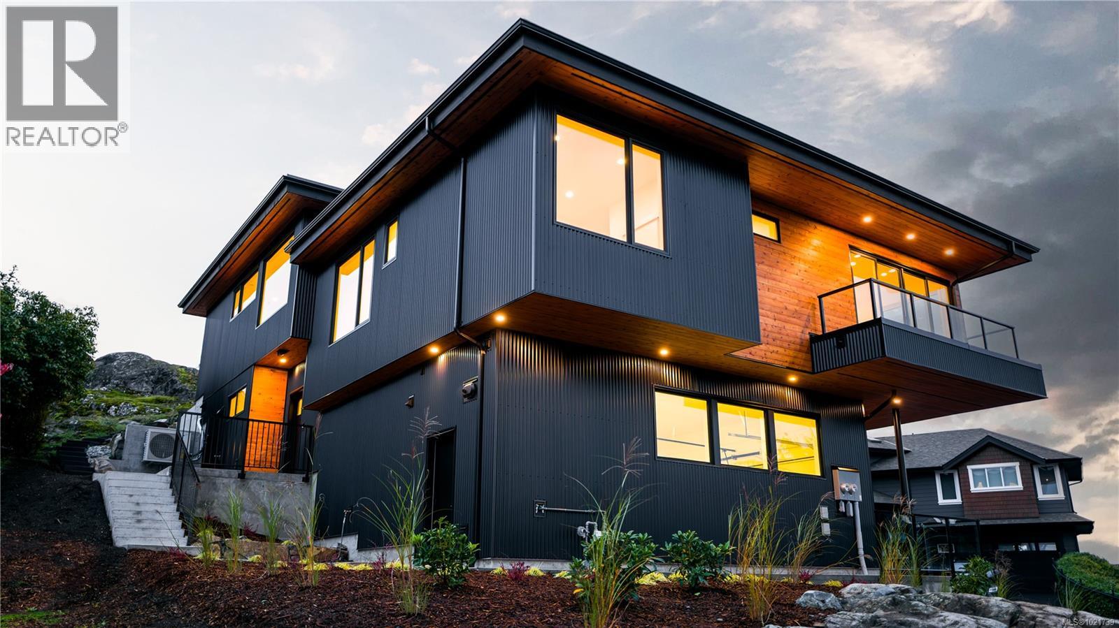  3700 Kootenay Place, Saanich