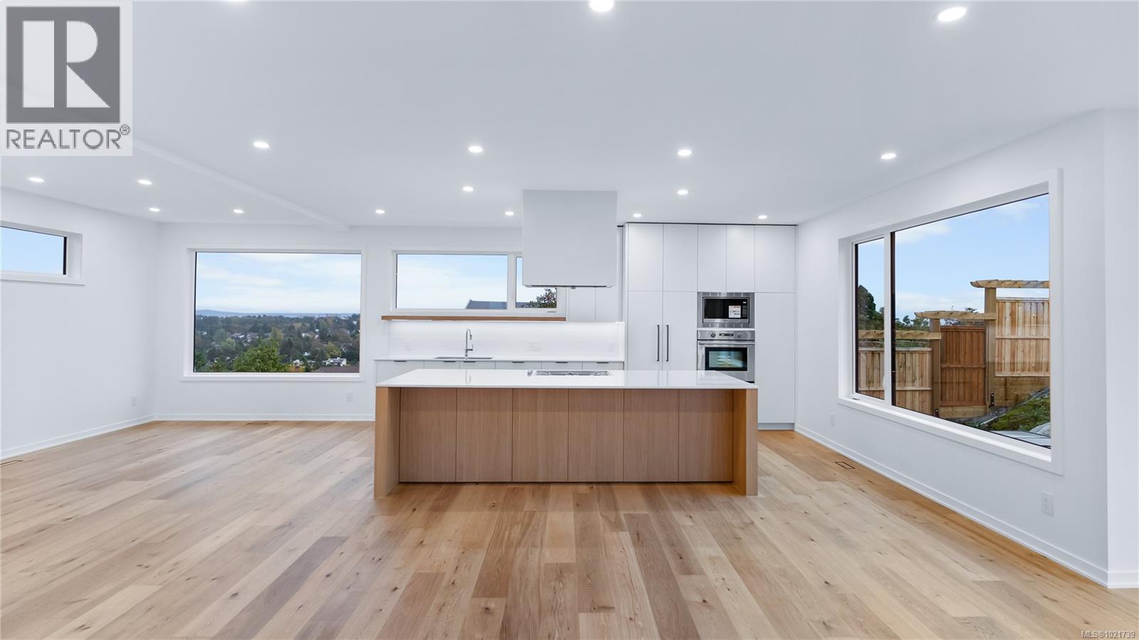  3700 Kootenay Place, Saanich