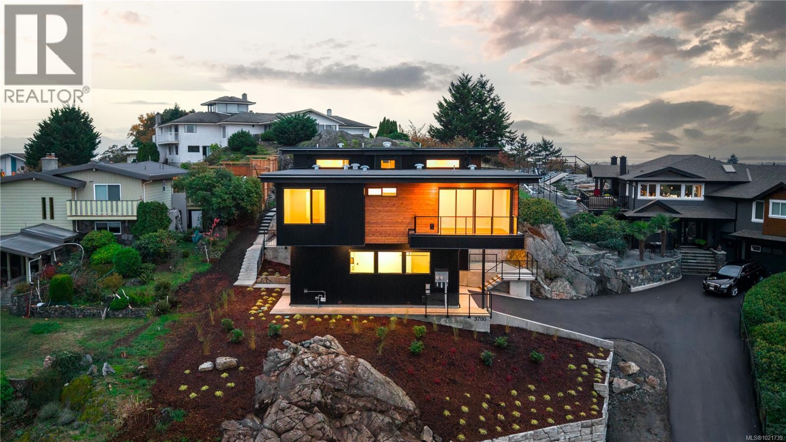  3700 Kootenay Place, Saanich