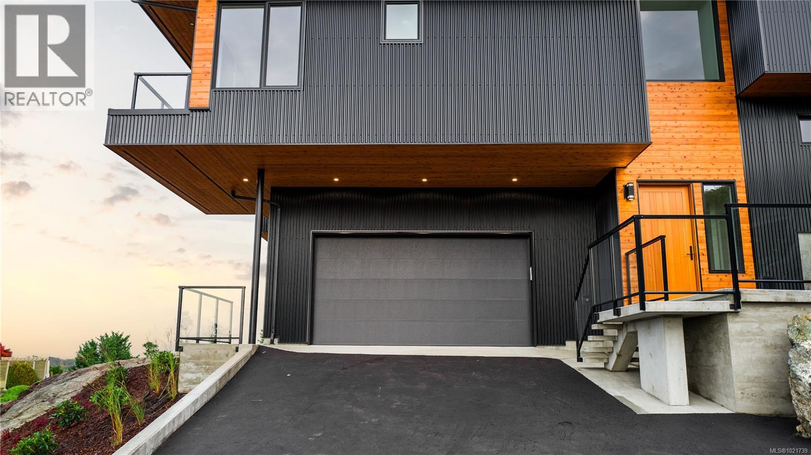  3700 Kootenay Place, Saanich