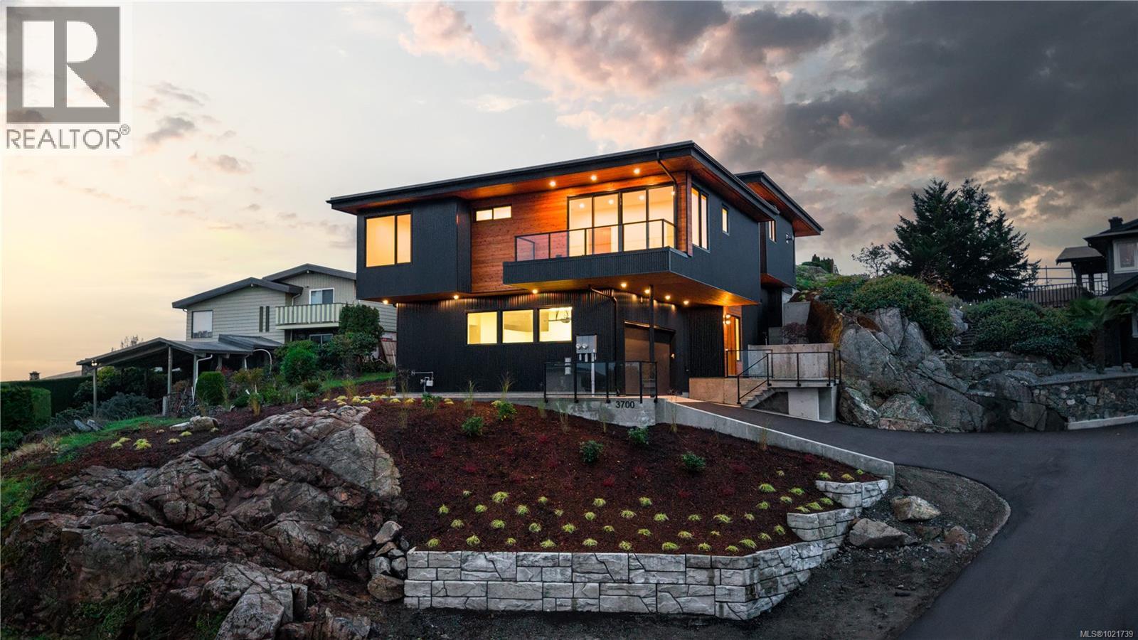  3700 Kootenay Place, Saanich