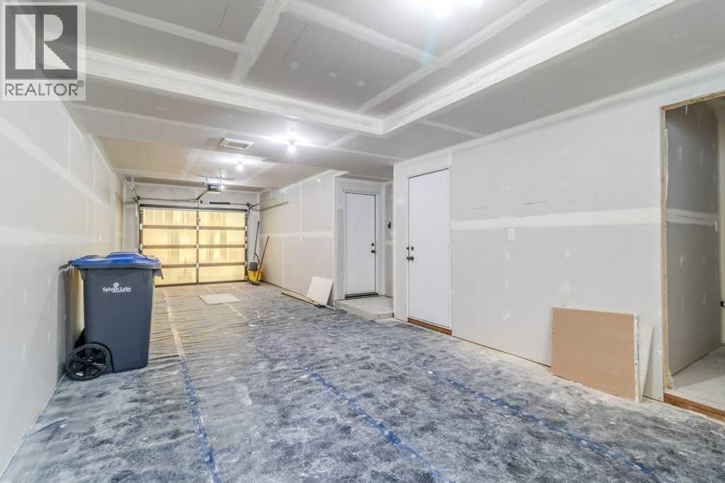 12 Violet Point, Sylvan Lake