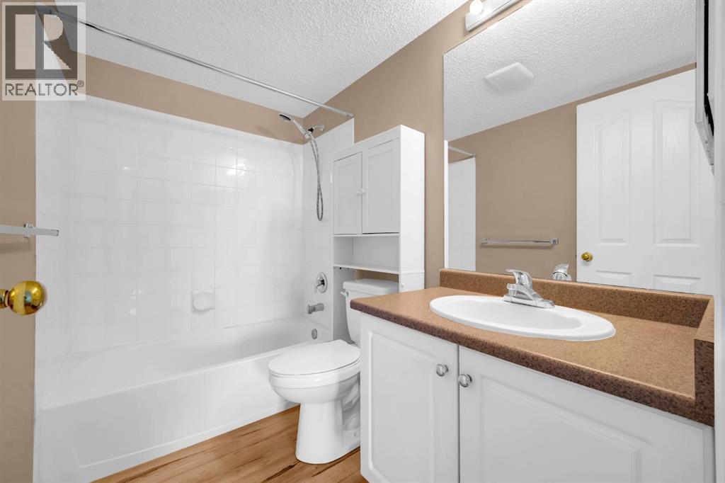 Single Family House for Sale in   valleyview Park SE Dover Calgary 