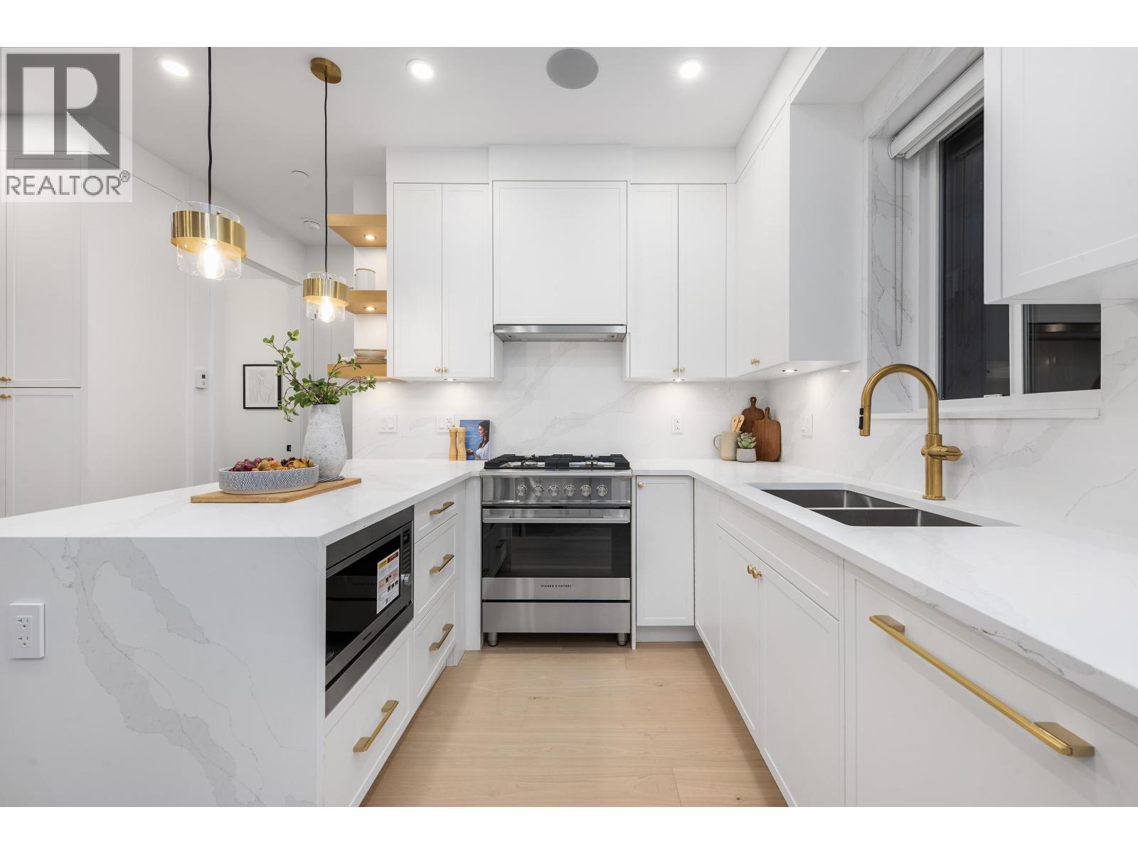 2 4855 DUMFRIES STREET, Vancouver