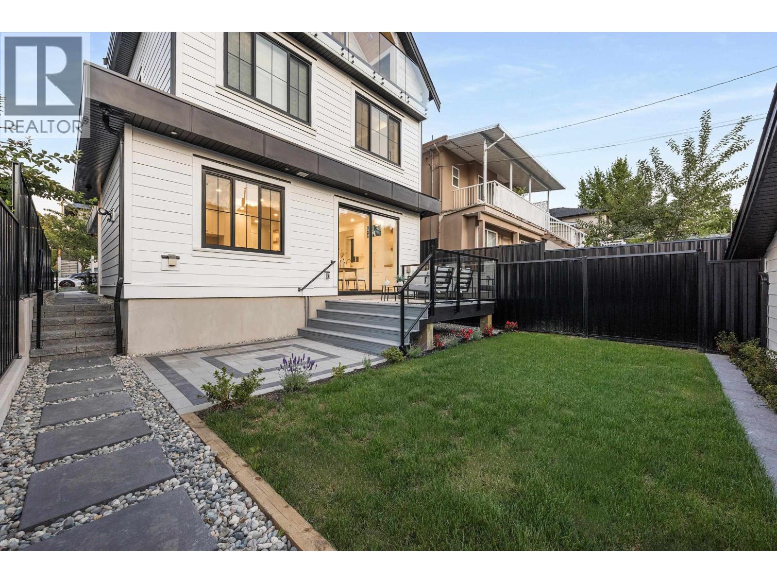 2 4855 DUMFRIES STREET, Vancouver