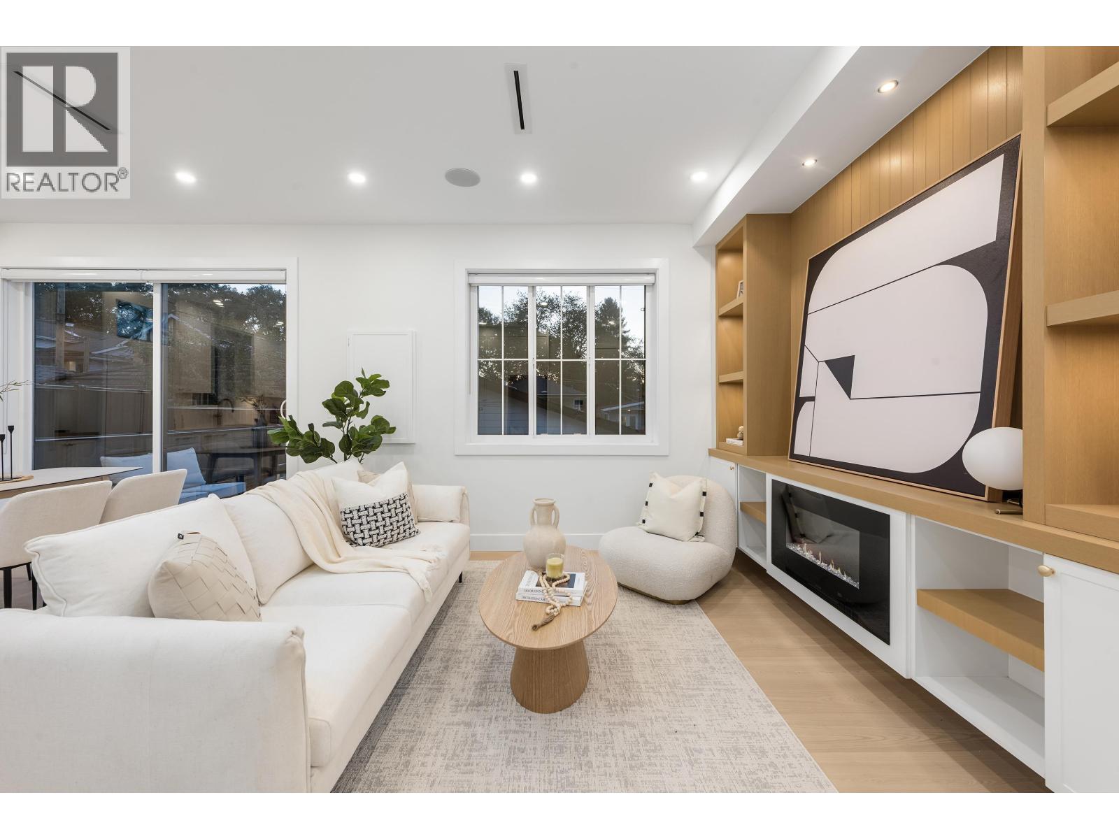 2 4855 DUMFRIES STREET, Vancouver