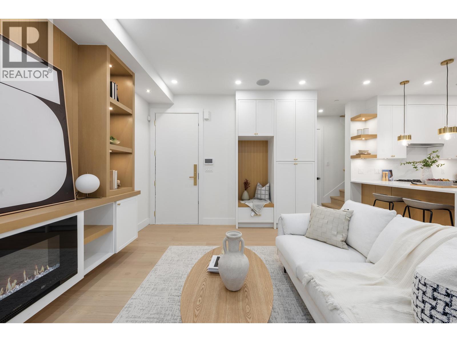 2 4855 DUMFRIES STREET, Vancouver