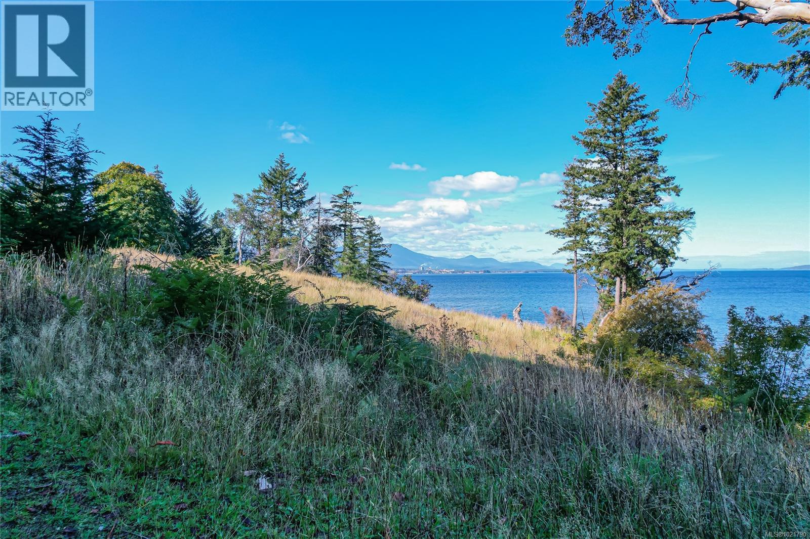 122 Narrows West Road, Salt Spring