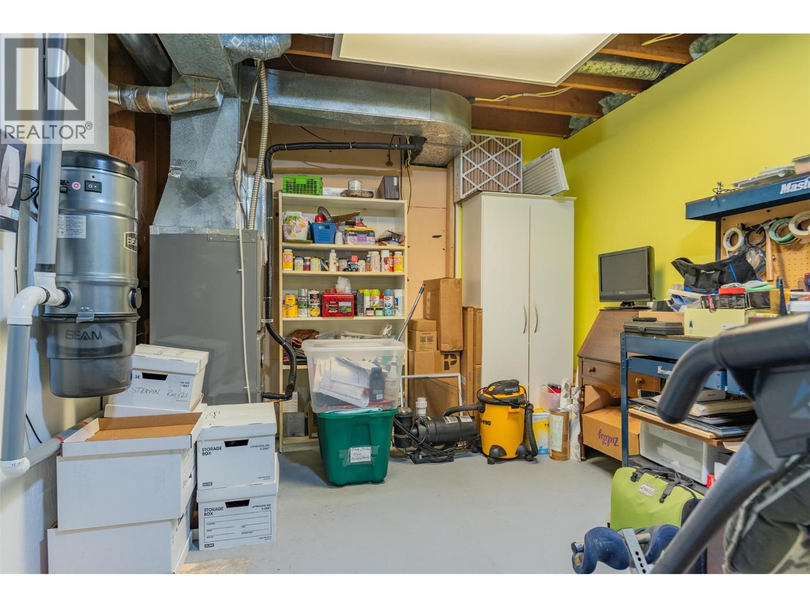 8329 Highway 3B, Trail