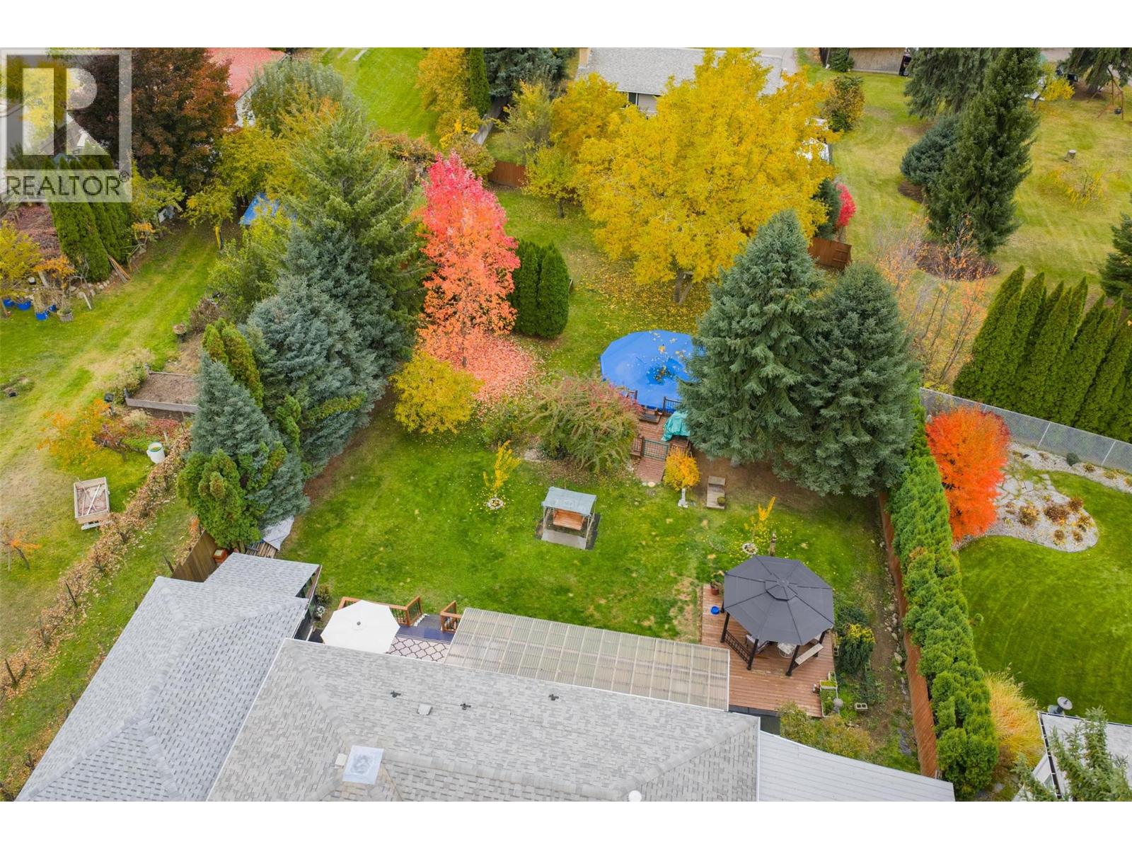 8329 Highway 3B, Trail