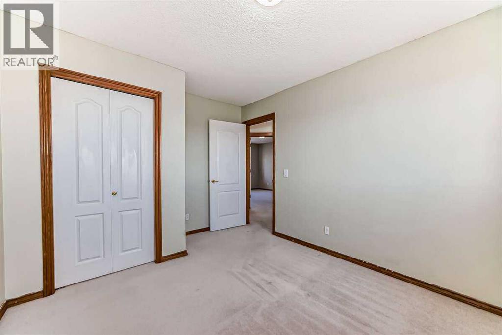 Single Family House for Sale in  Somerside Place SW Somerset Calgary 