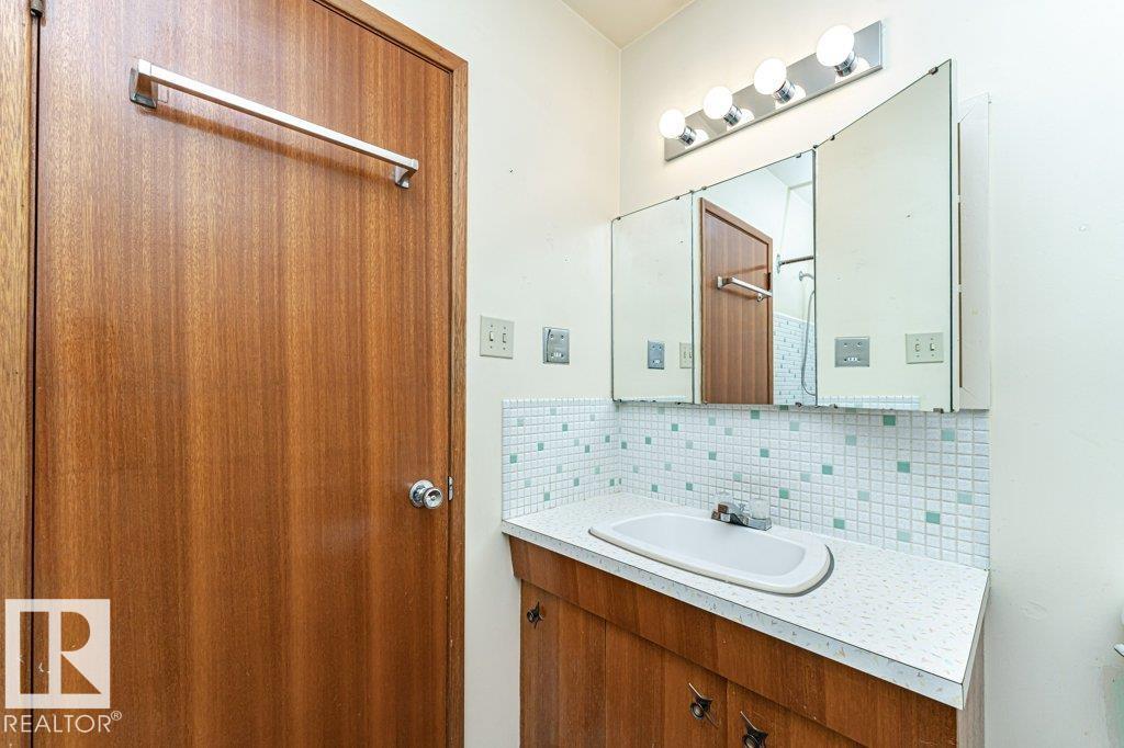 13315-13317 82 ST NW, Edmonton