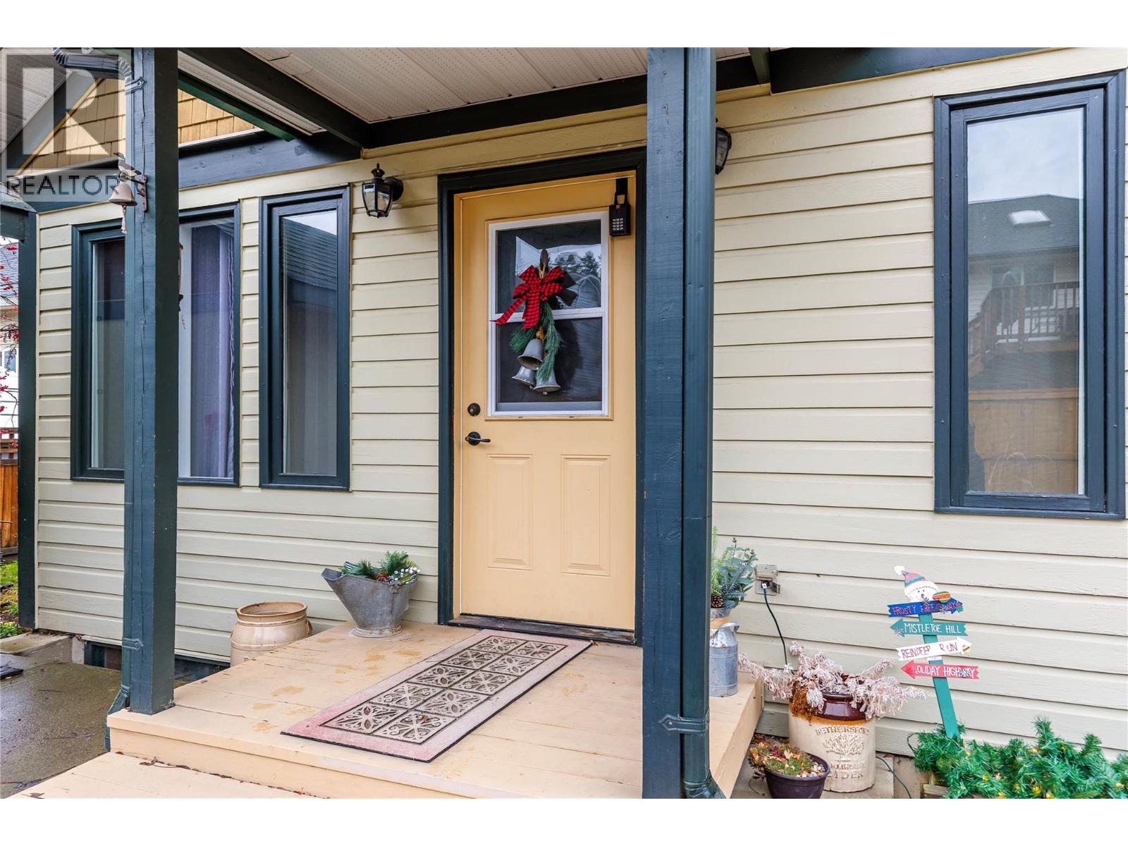 2935 Rosedale Avenue, Armstrong