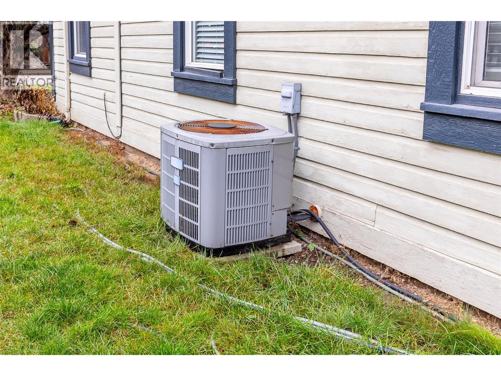 2935 Rosedale Avenue, Armstrong