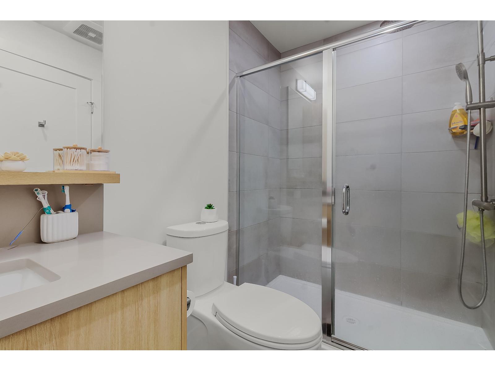 206 31900 RAVEN AVENUE, Mission