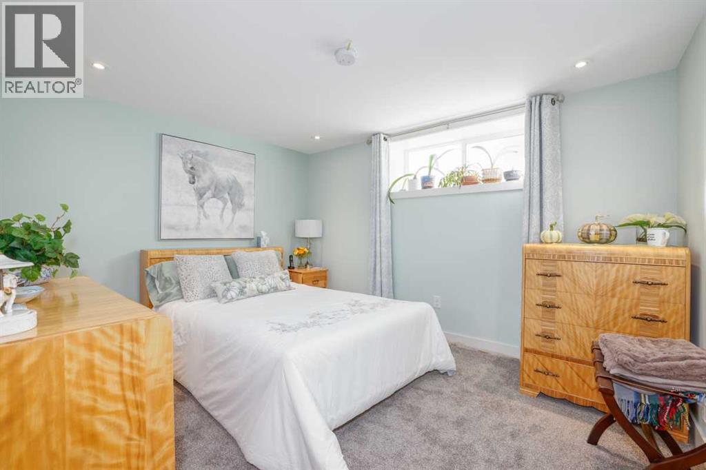 Single Family House Bungalow for Sale in  Highwood Place NW Highwood Calgary 