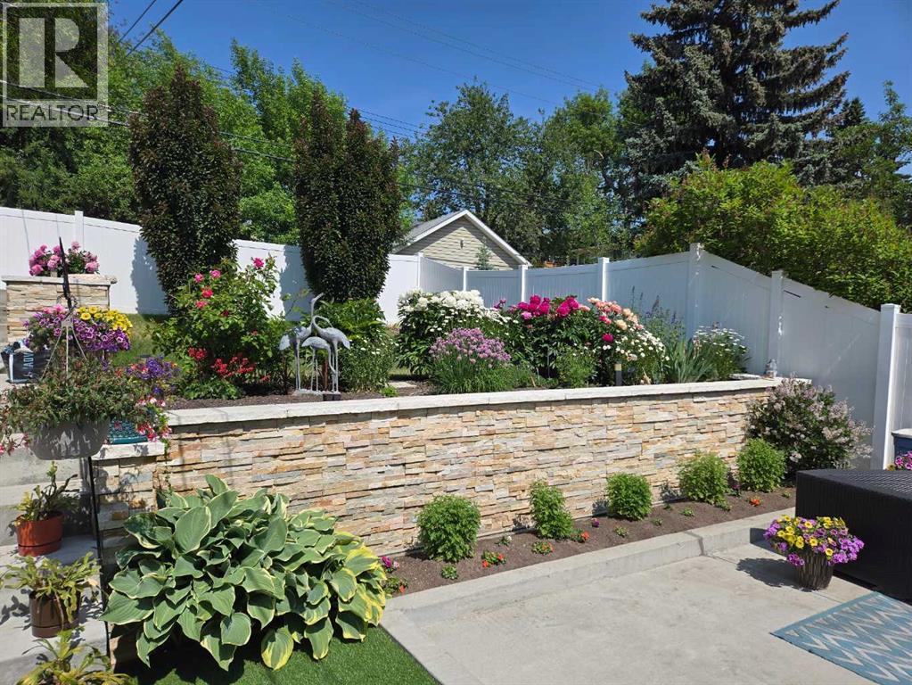 Single Family House Bungalow for Sale in  Highwood Place NW Highwood Calgary 