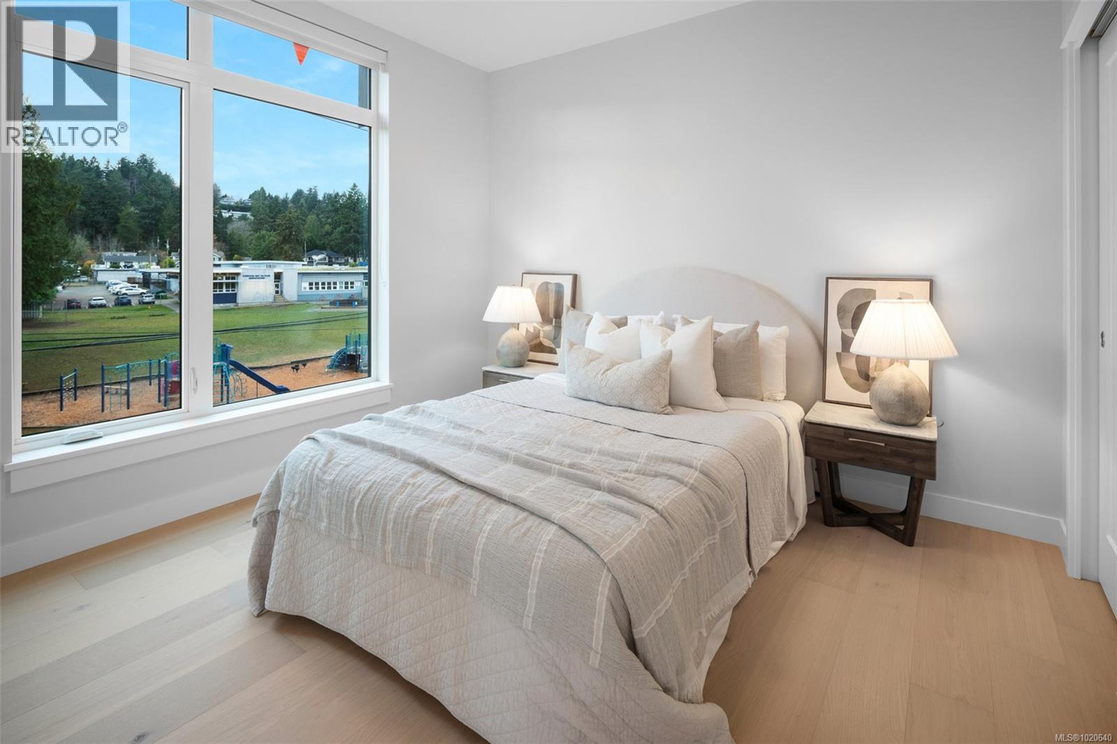 303 5229 Cordova Bay Road, Saanich