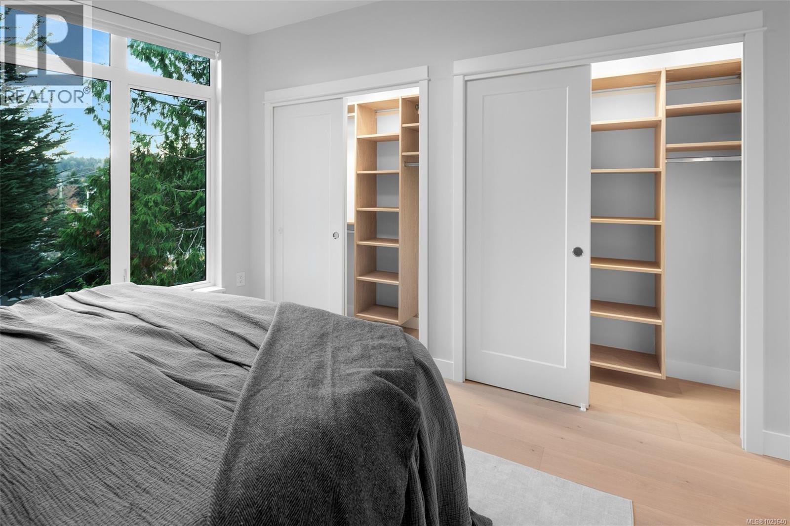 303 5229 Cordova Bay Road, Saanich