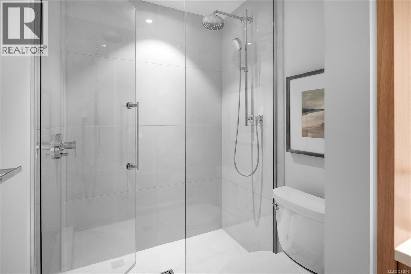 303 5229 Cordova Bay Road, Saanich