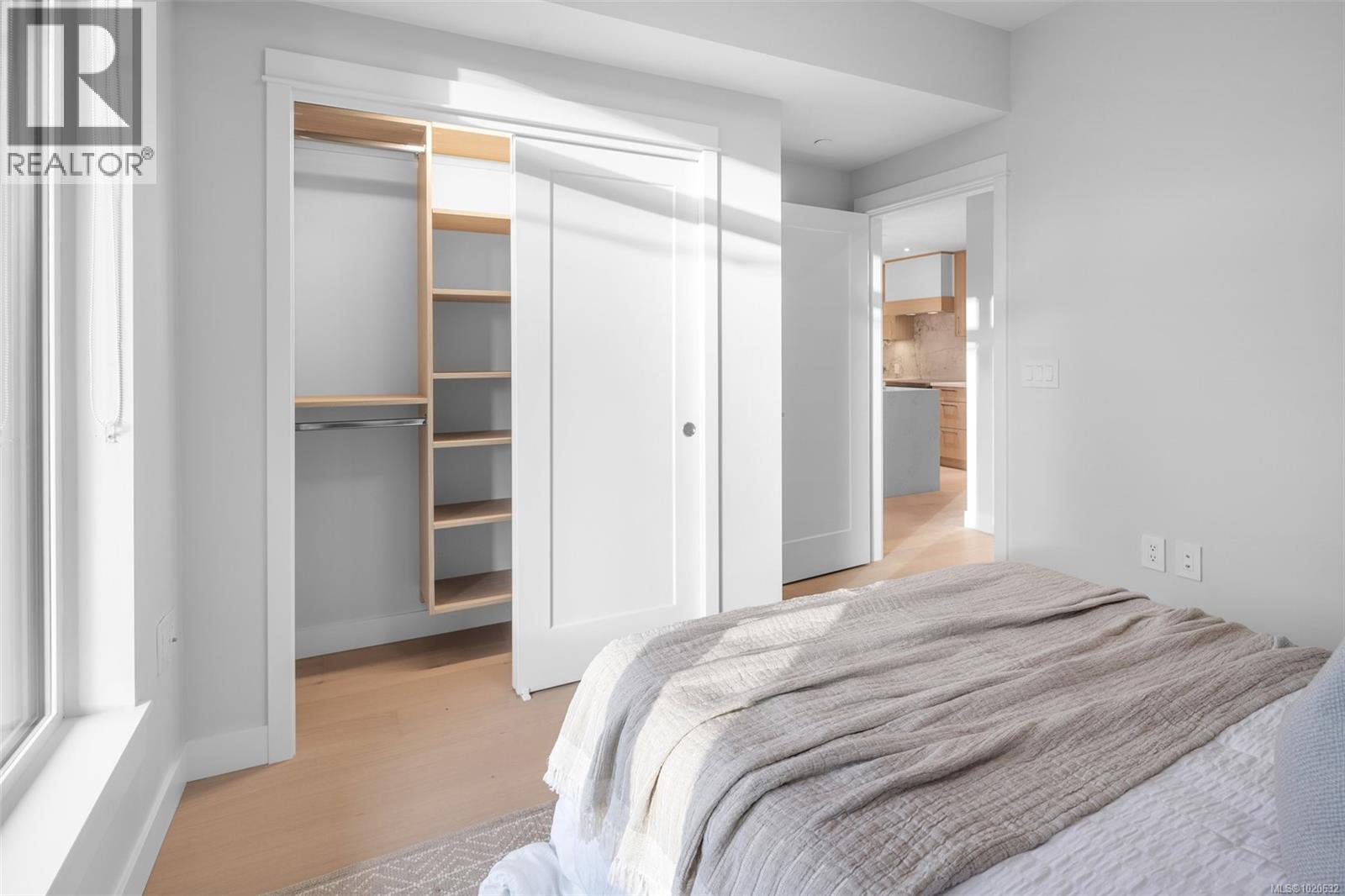 204 5229 Cordova Bay Road, Saanich