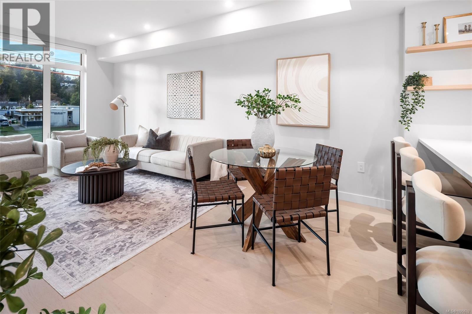 204 5229 Cordova Bay Road, Saanich