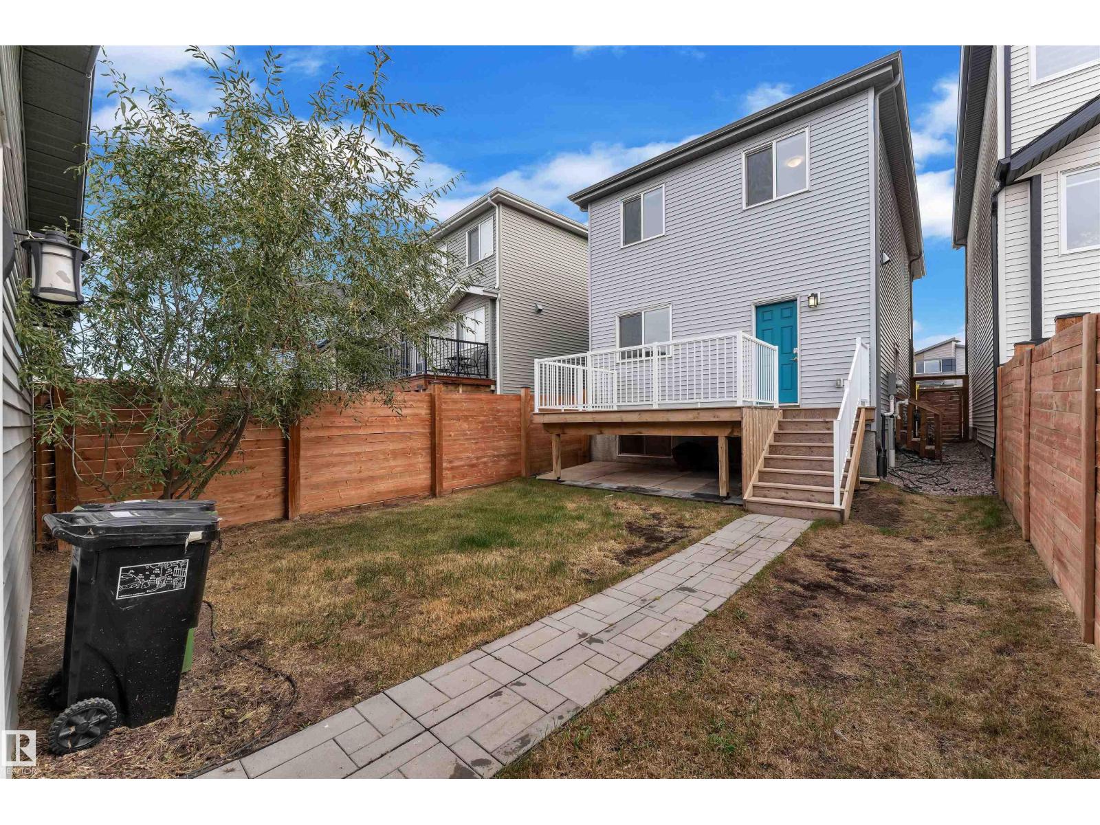 176 CHARLESWORTH DR SW, Edmonton