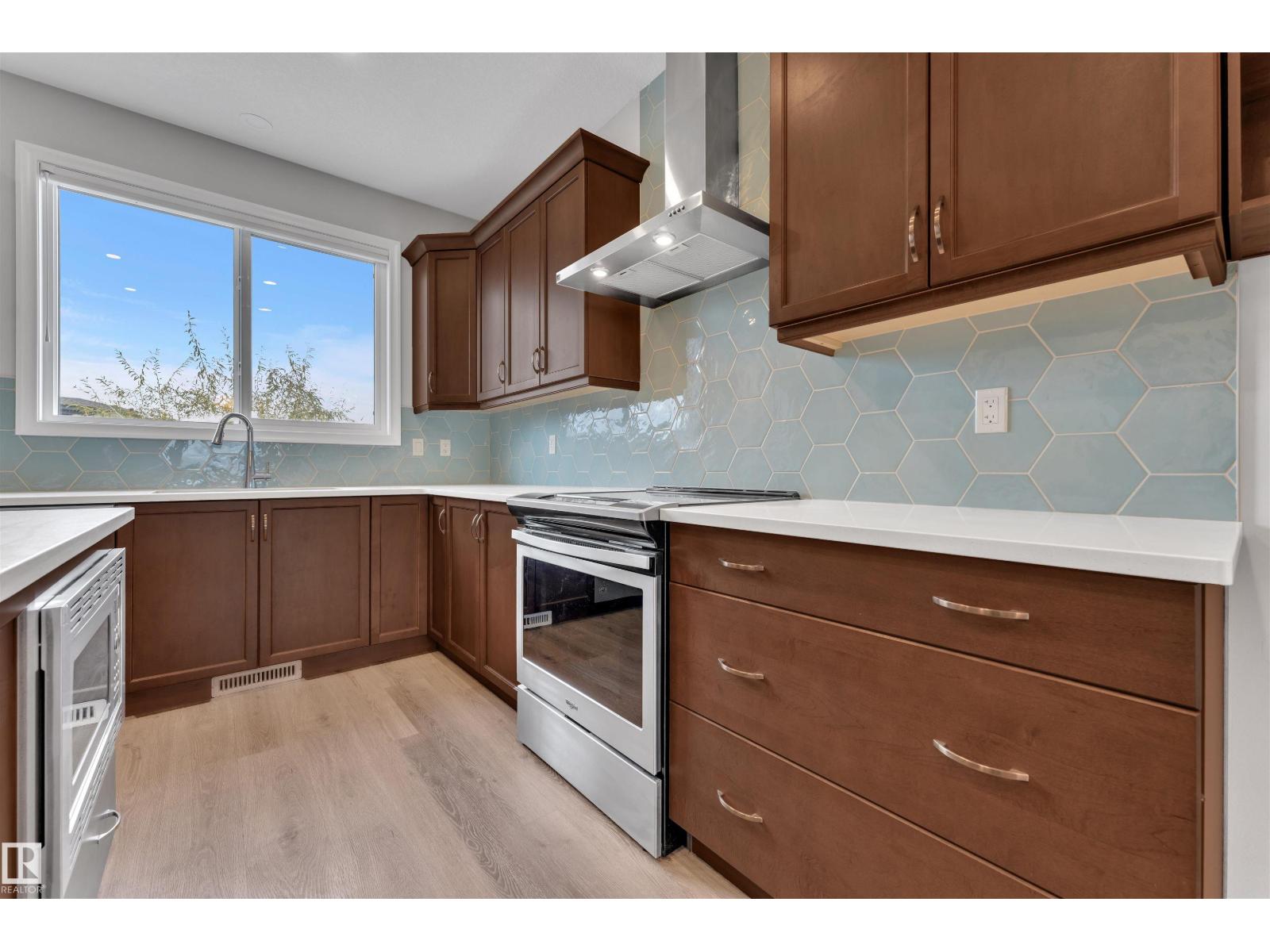 176 CHARLESWORTH DR SW, Edmonton