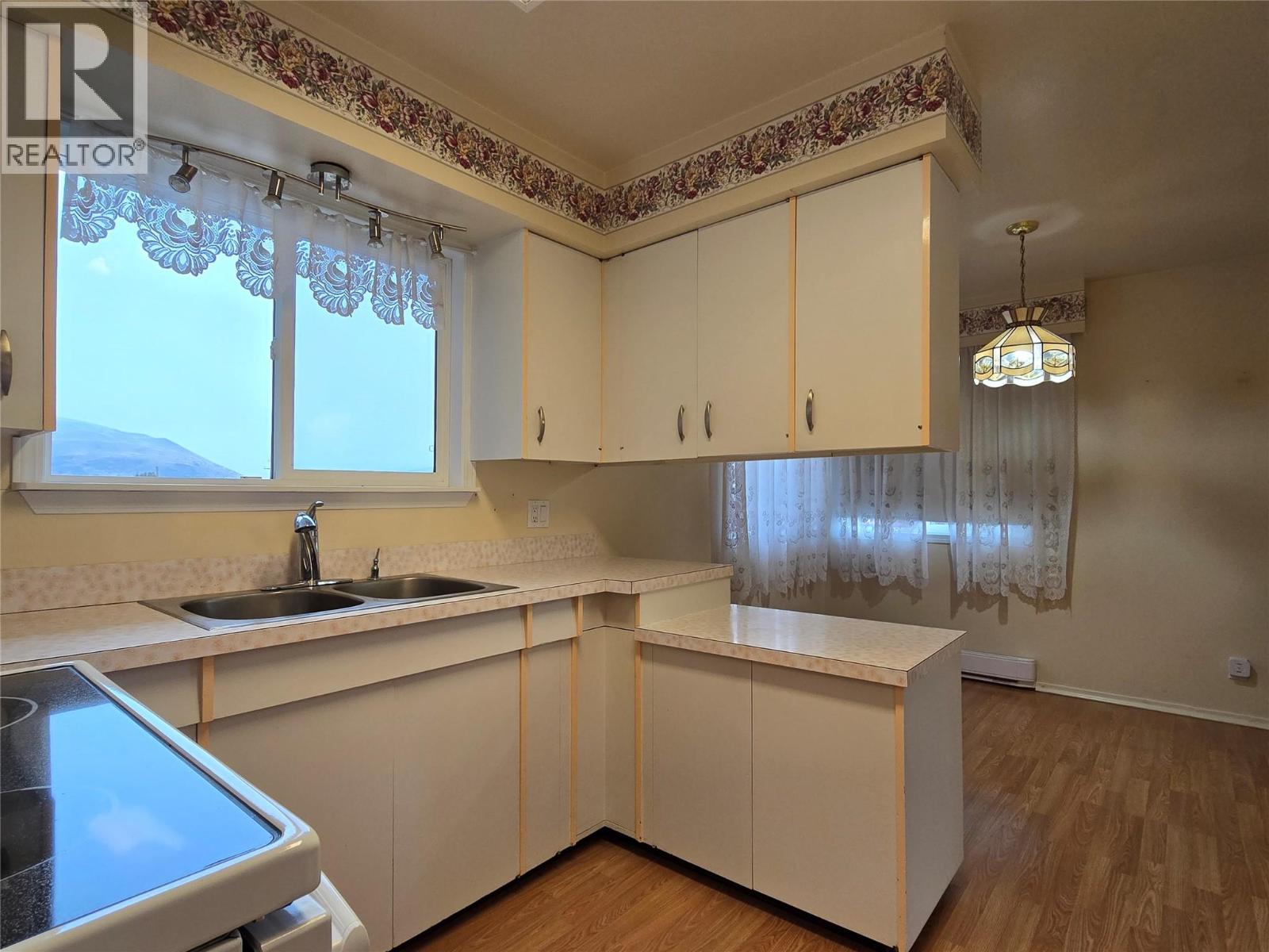 1223 Sunvalley Crescent - 7