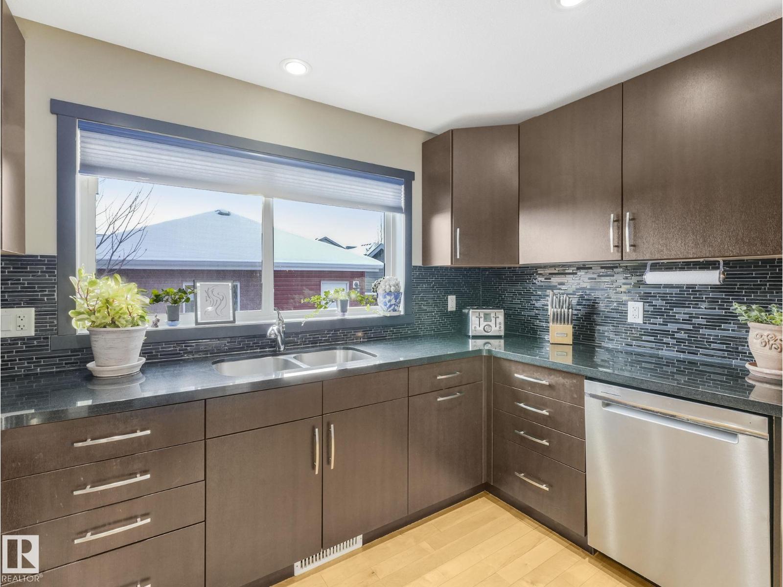 5213 2A AV SW, Edmonton