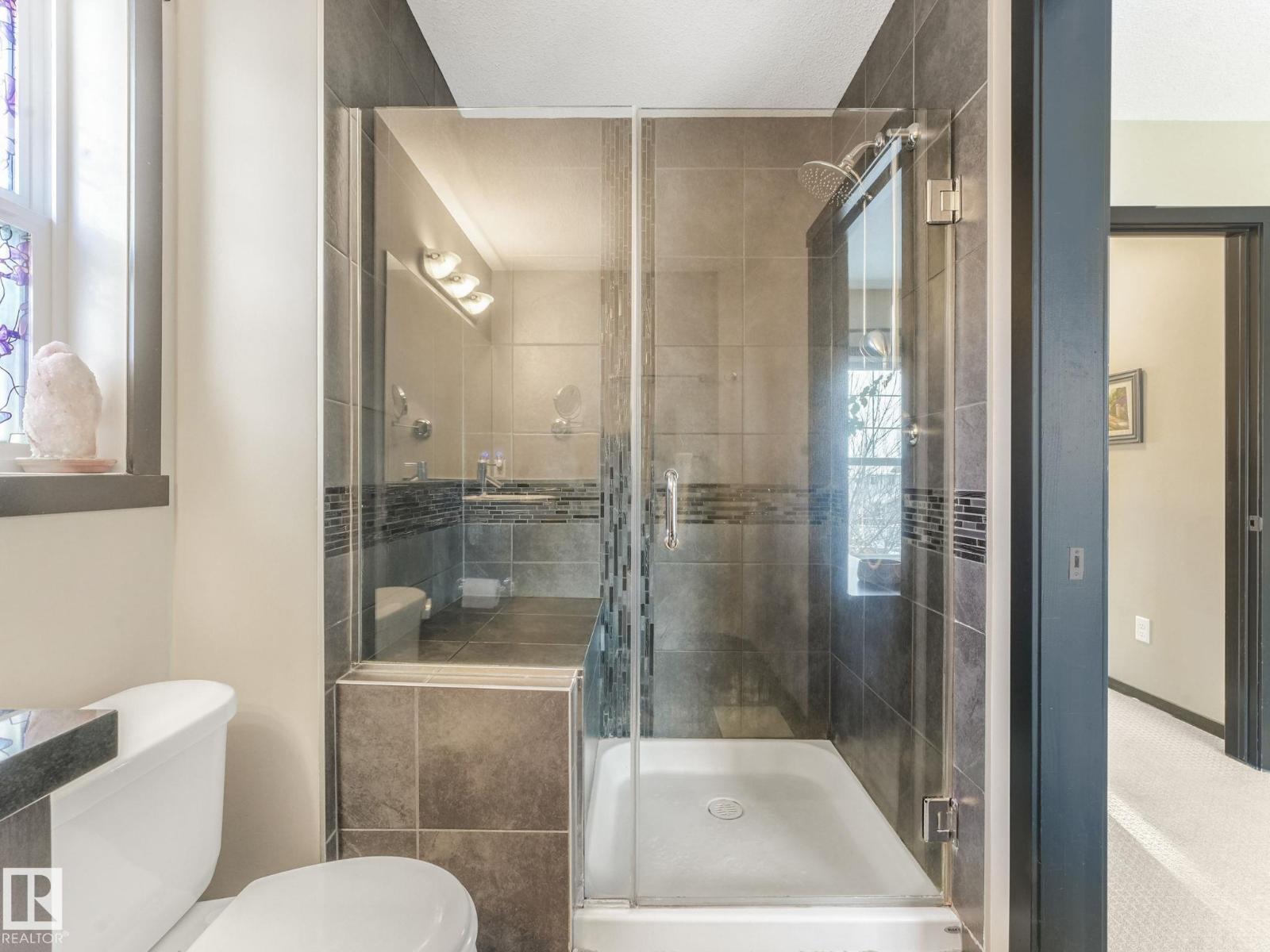 5213 2A AV SW, Edmonton