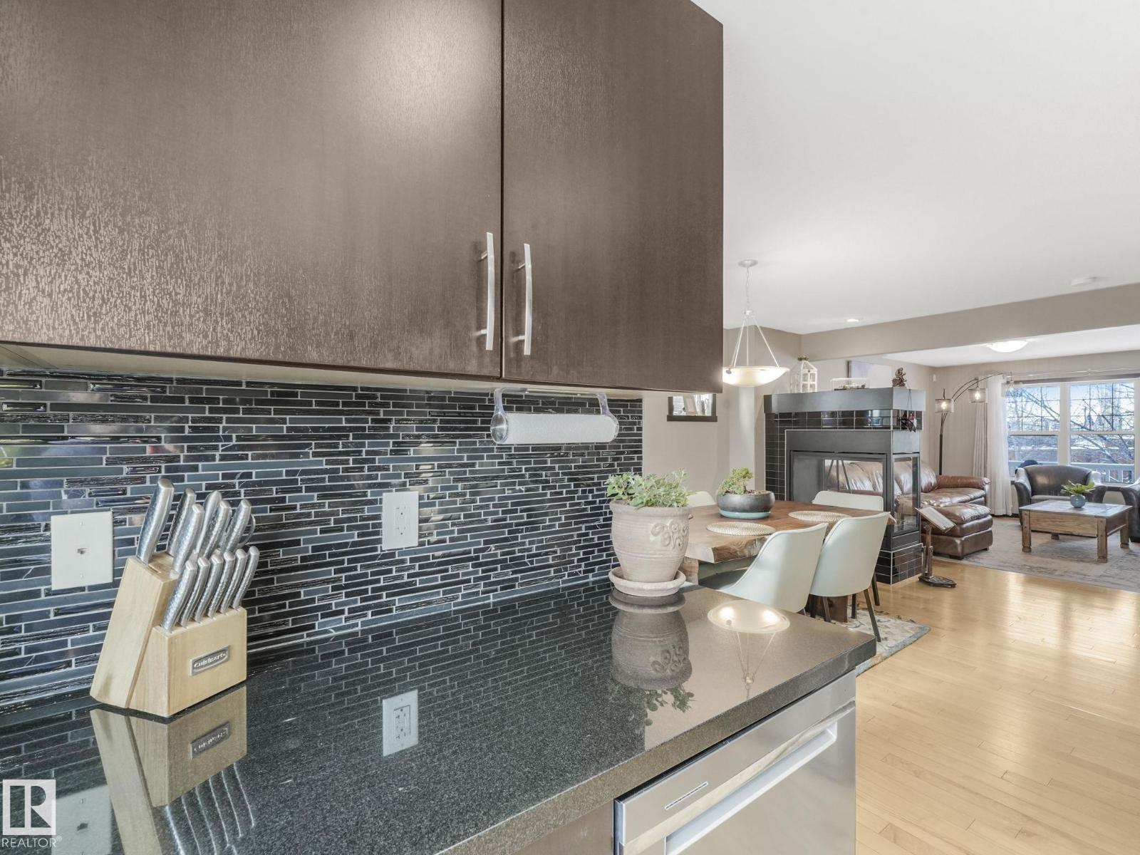 5213 2A AV SW, Edmonton