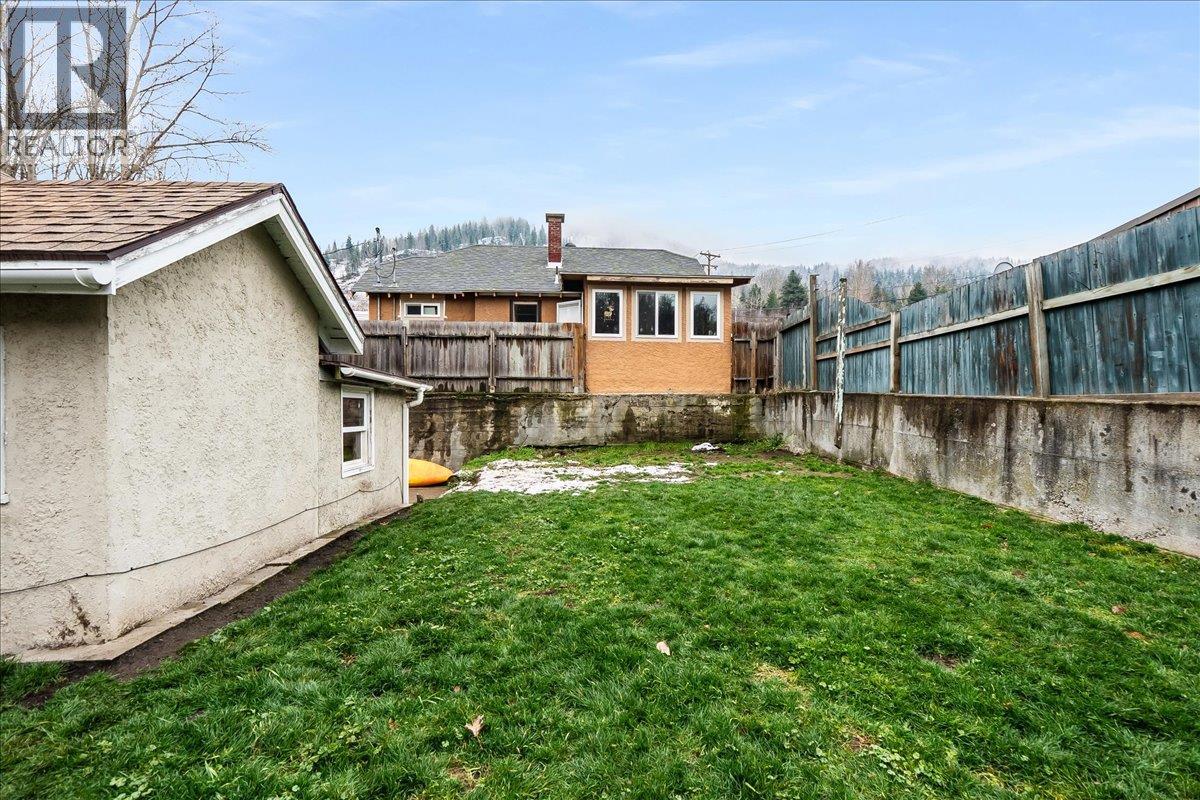 530 Turner Street, Warfield