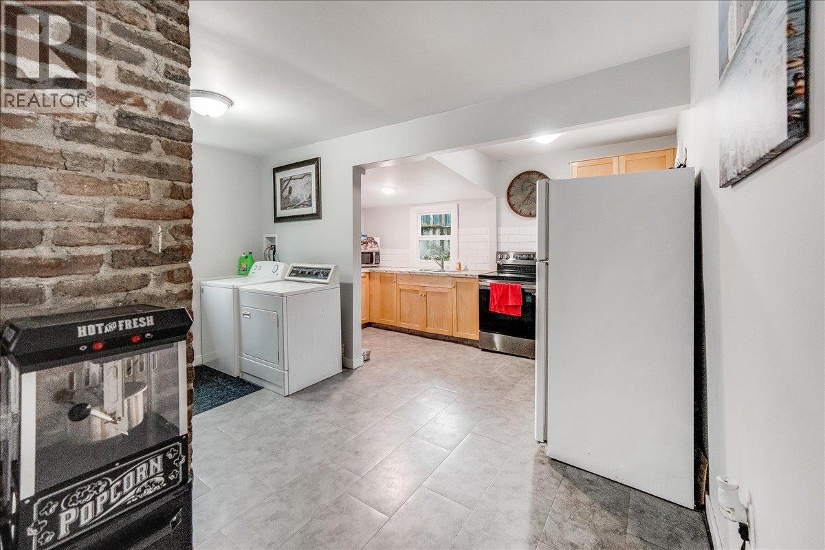 530 Turner Street, Warfield