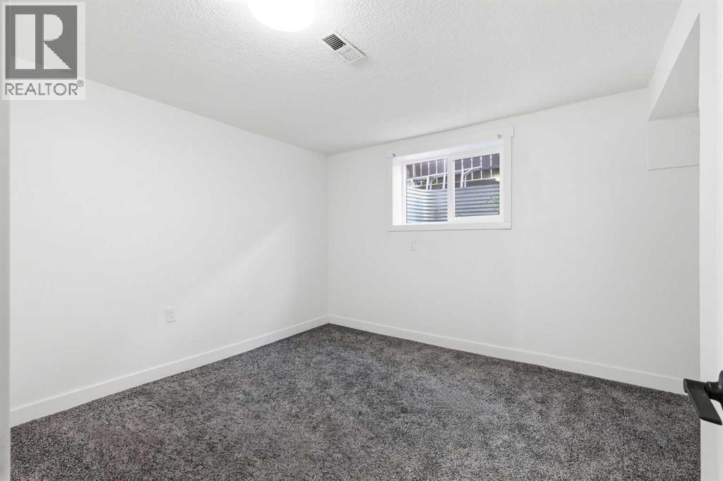 Single Family House Bungalow for Sale in  Harrow Crescent SW Haysboro Calgary 