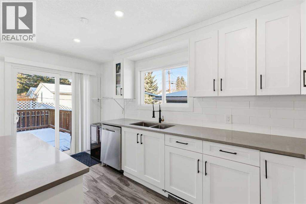 Single Family House Bungalow for Sale in  Harrow Crescent SW Haysboro Calgary 